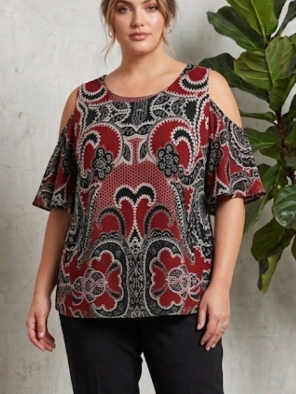 Boho Cold Shoulder Top Red an Black Paisley Pattern Sz 18/20W Lightweight EUC